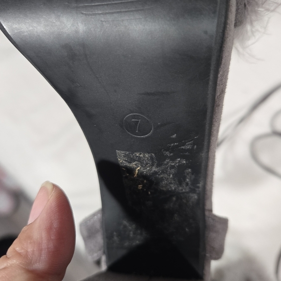 Chic Women's Strap Up Gray Heels With Faux Fur Detail Sz 9 - Picture 4 of 12